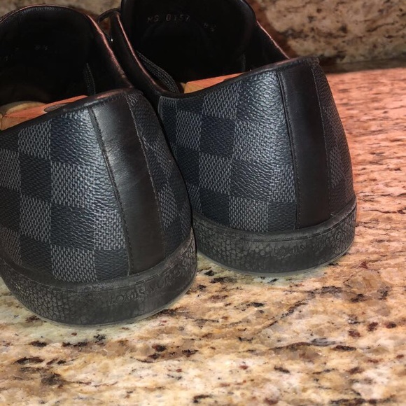 Louis Vuitton line up sneakers - Picture 3 of 4